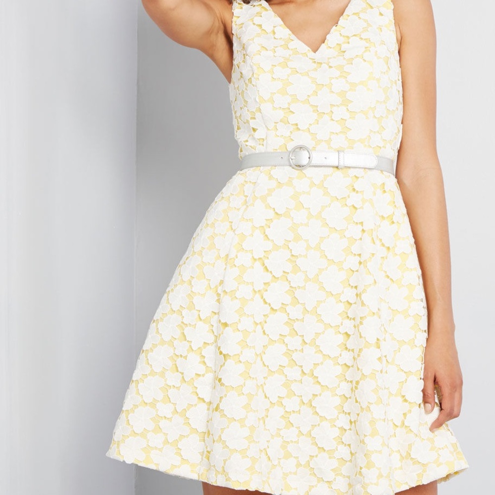 PRETTY-ModCloth Lace overlay Dress Sz L Large NWT